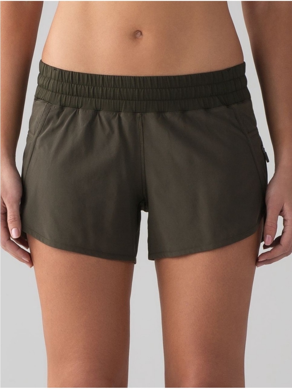 Lululemon Tracker Short IV in Dark Olive Sz 8